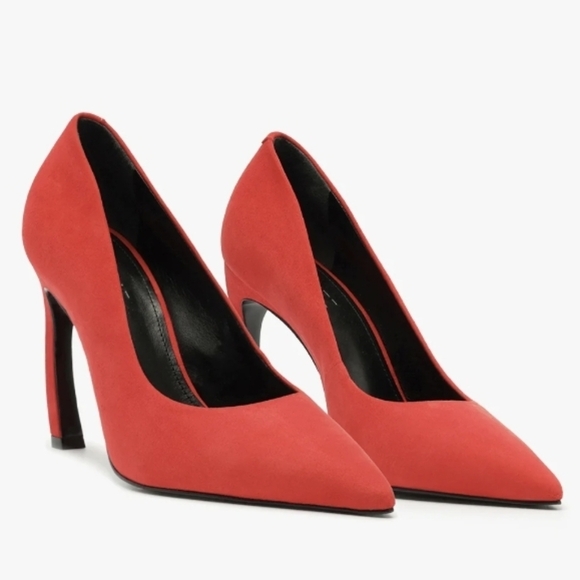 Schutz Lou Curve Pump - Picture 1 of 9